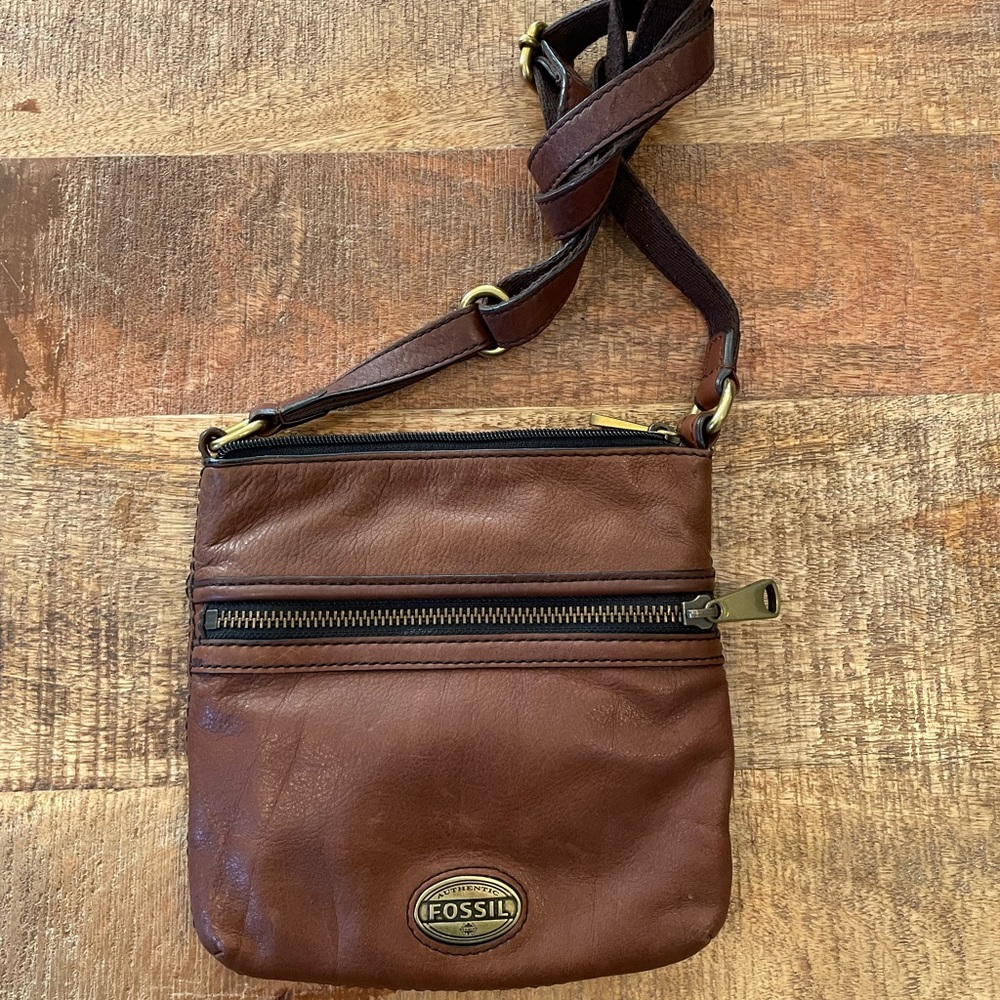 Fossil mini explorer crossbody NWOT